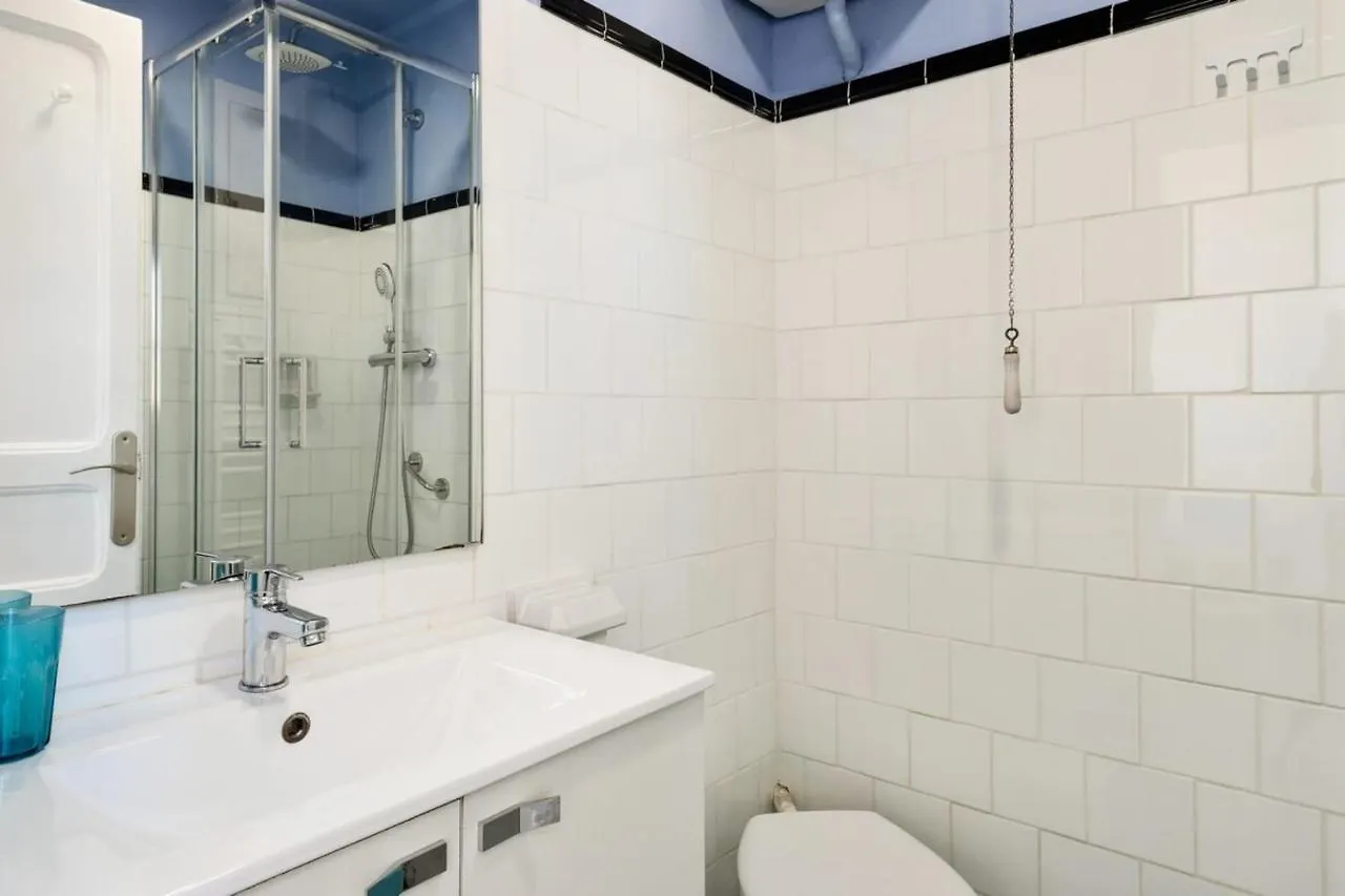 Vintage Blue House With Balcony Apartment L'Hospitalet de Llobregat